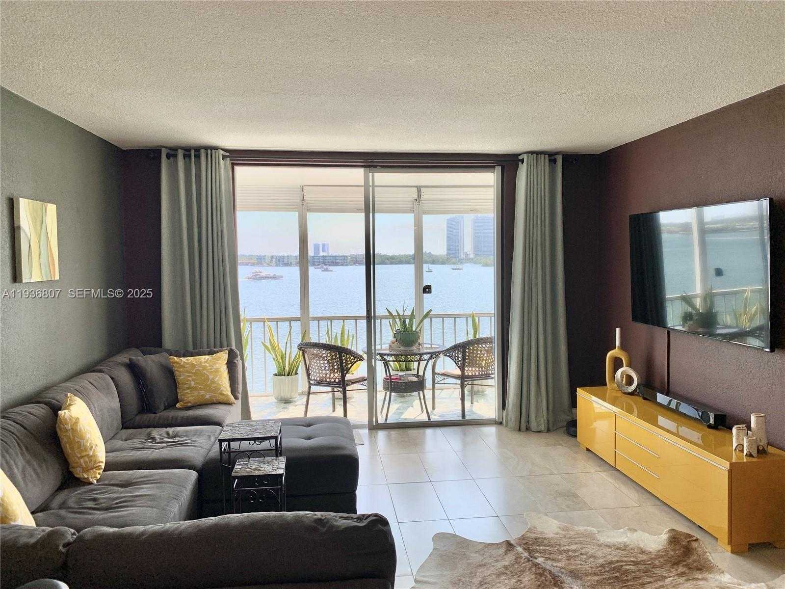 Small Image of 3000 MARCOS DR #P512, Aventura Number 3