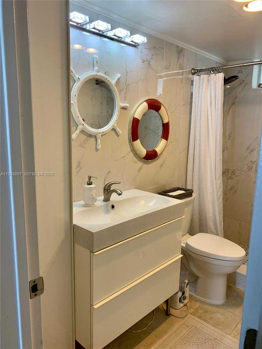 Small Image of 3000 MARCOS DR #P512, Aventura Number 9