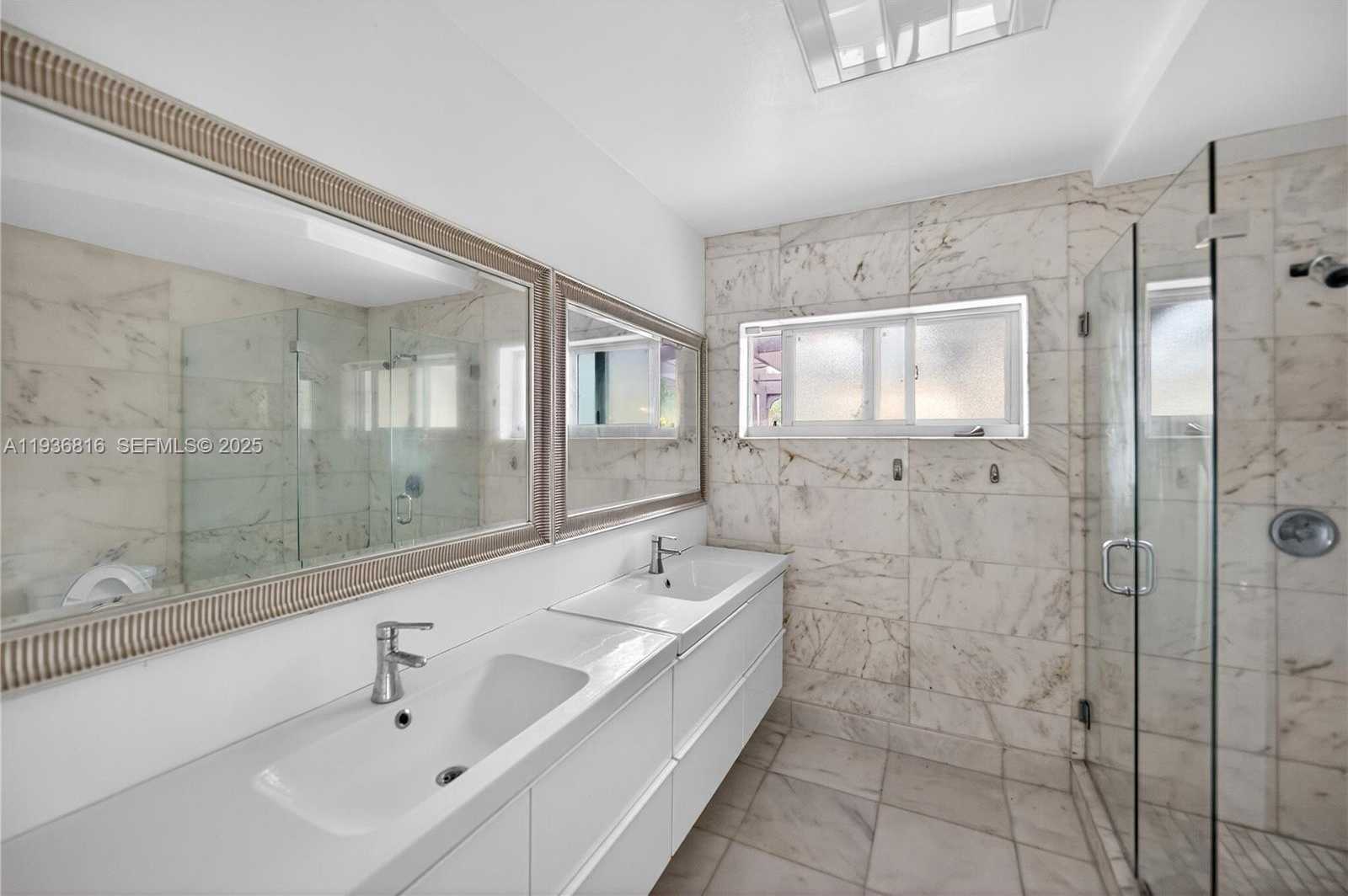 Imagen de Pequeño Objeto