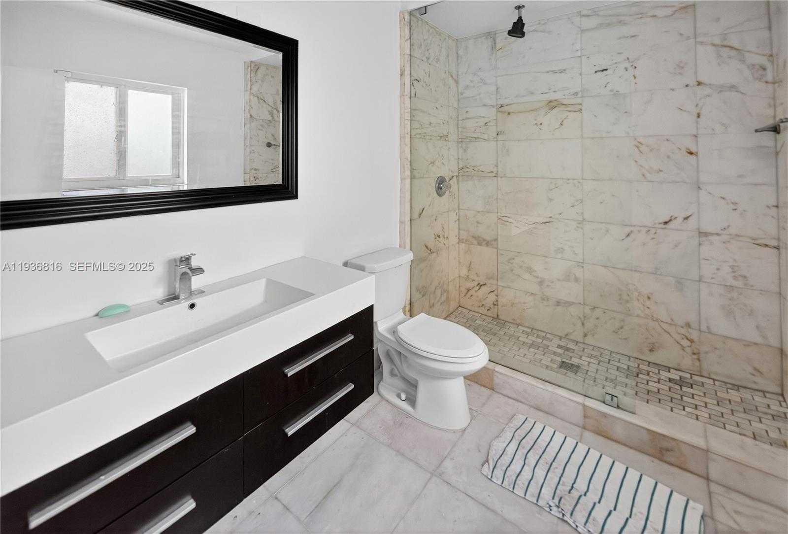 Imagen de Pequeño Objeto