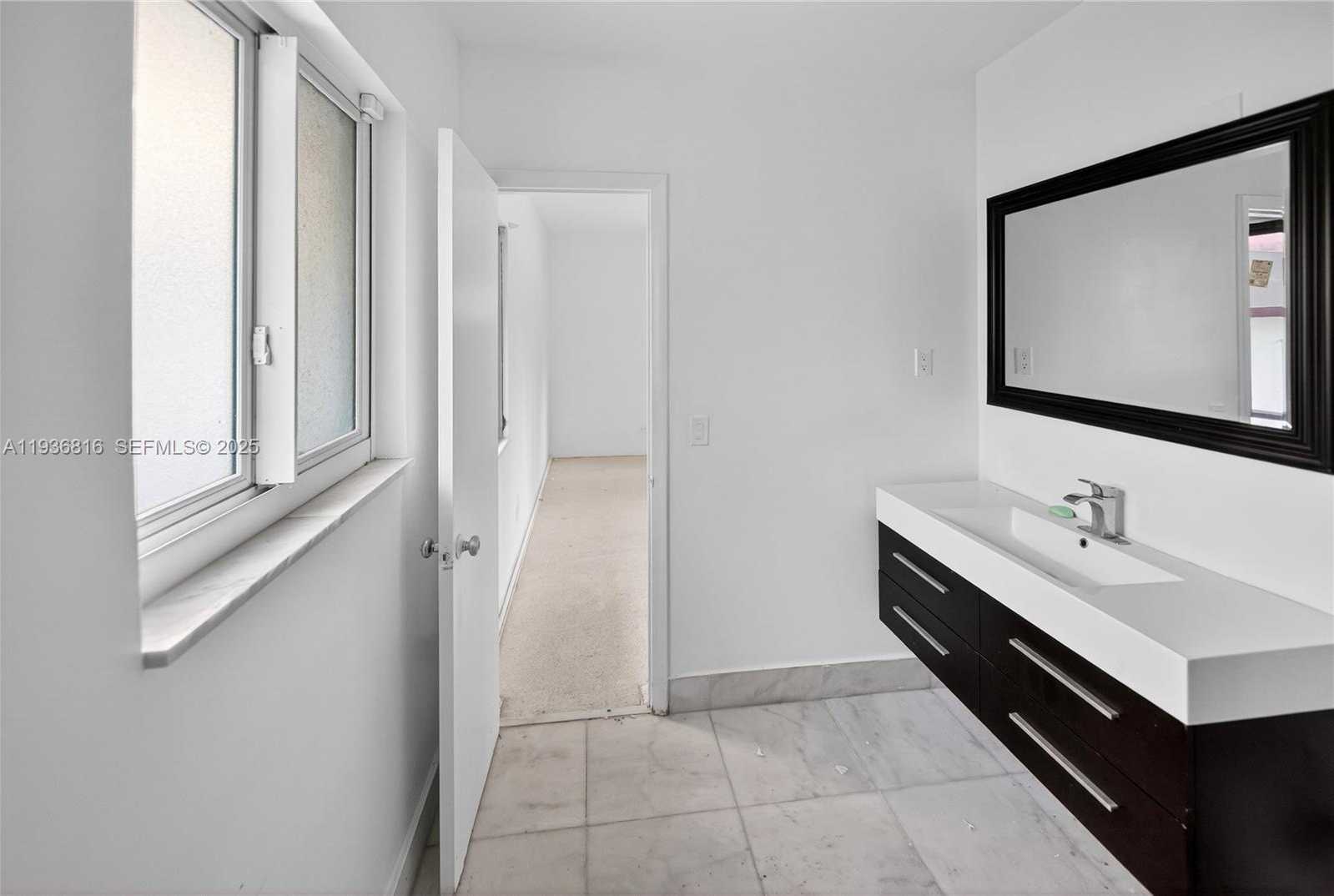 Imagen de Pequeño Objeto