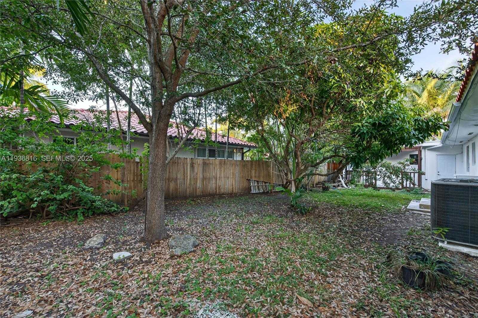 Imagen de Pequeño Objeto