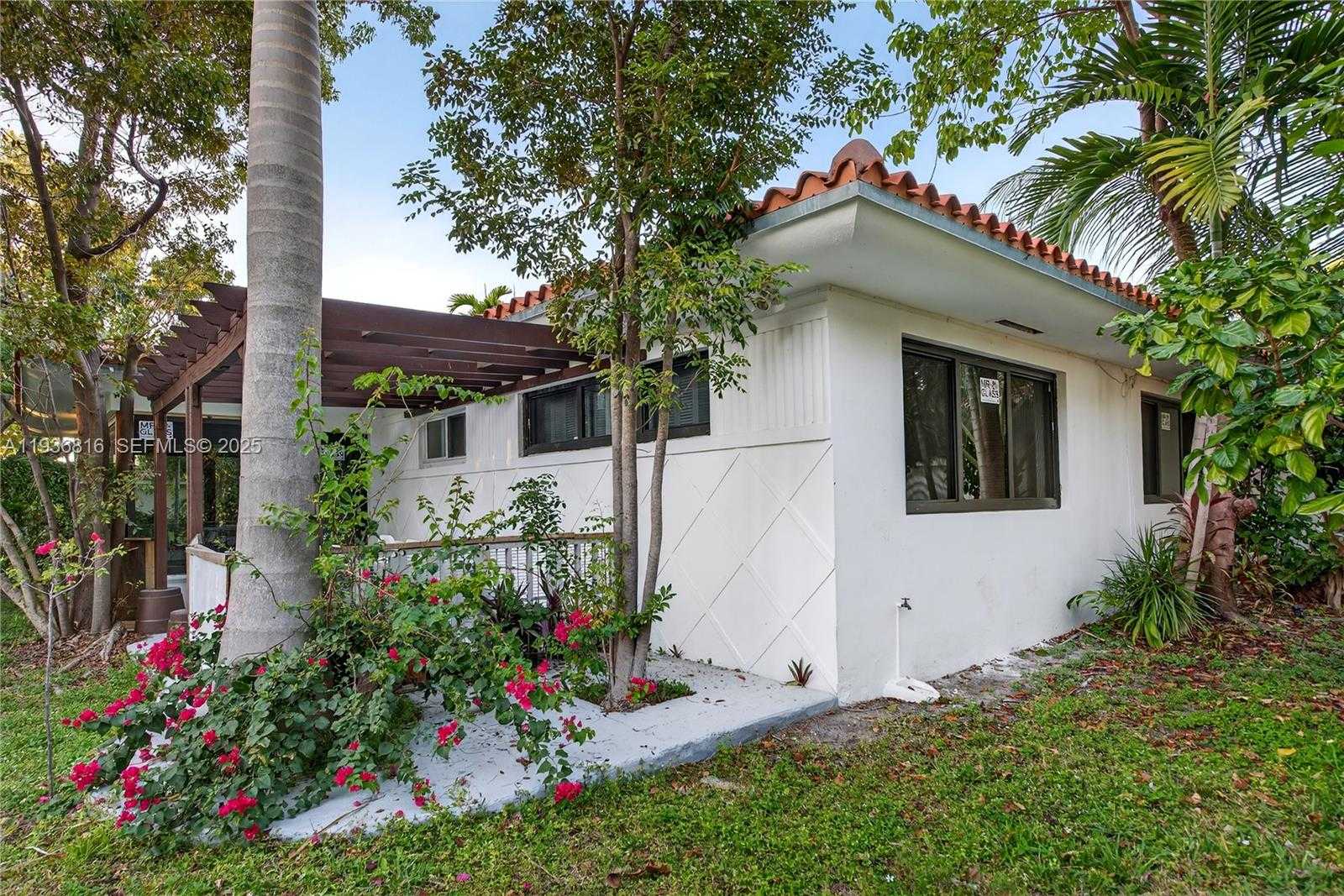 Imagen de Pequeño Objeto