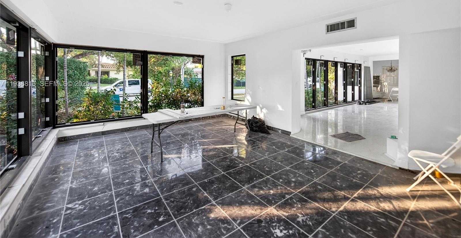 Imagen de Pequeño Objeto