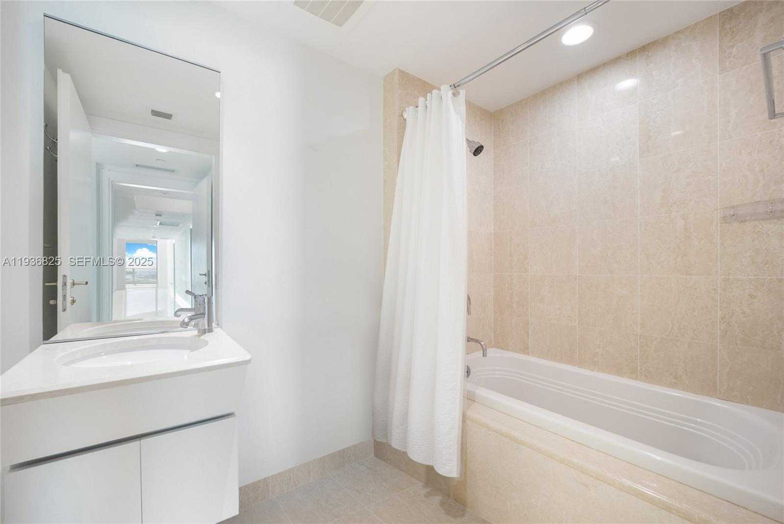 Small Image of 2627 SOUTH BAYSHORE DR #1602, Miami Number 10