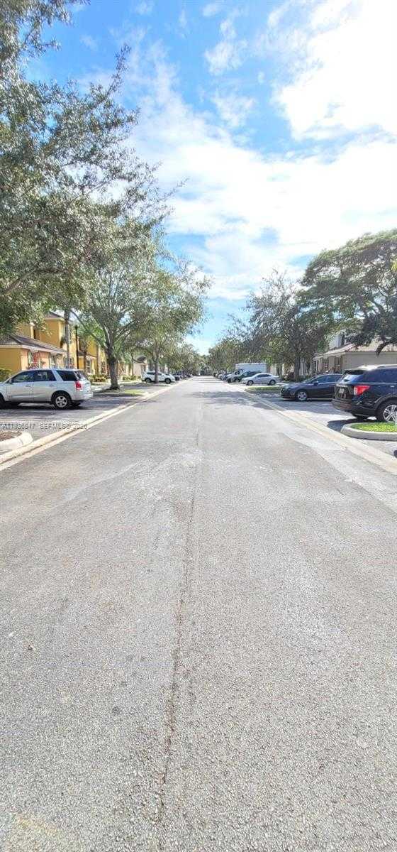 Small Image of 1005 NORTH EAST 42ND PL, Homestead Number 19