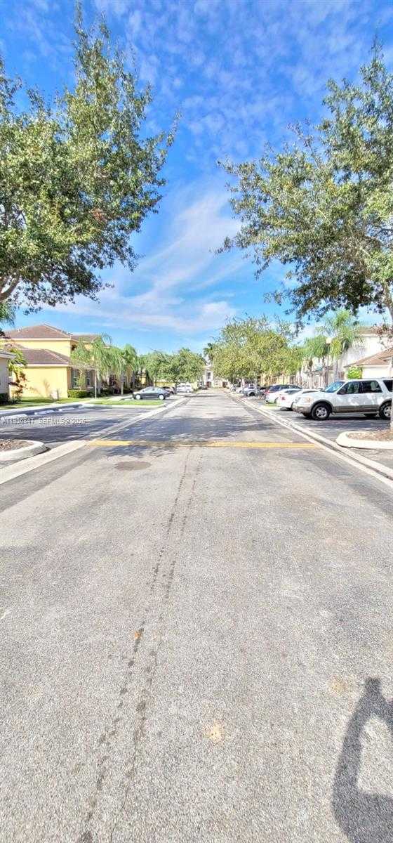 Small Image of 1005 NORTH EAST 42ND PL, Homestead Number 20