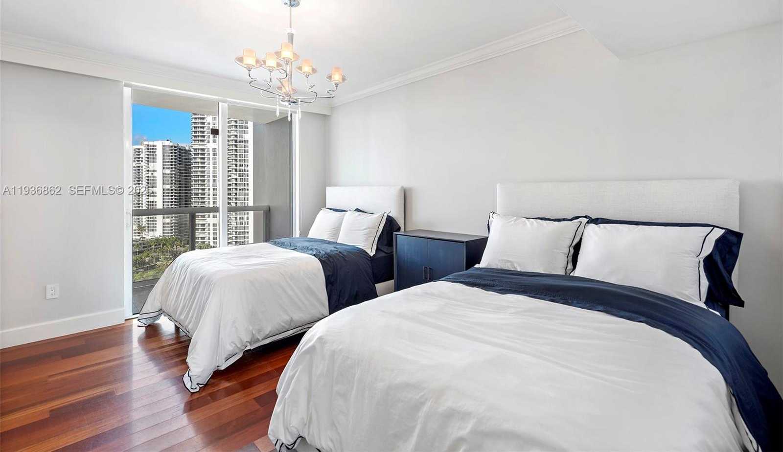 Small Image of 19400 TURNBERRY WAY #1611, Aventura Number 8