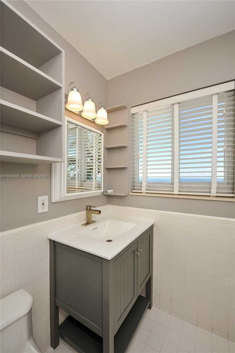 Small Image of Lauderdale By The Sea Number 13