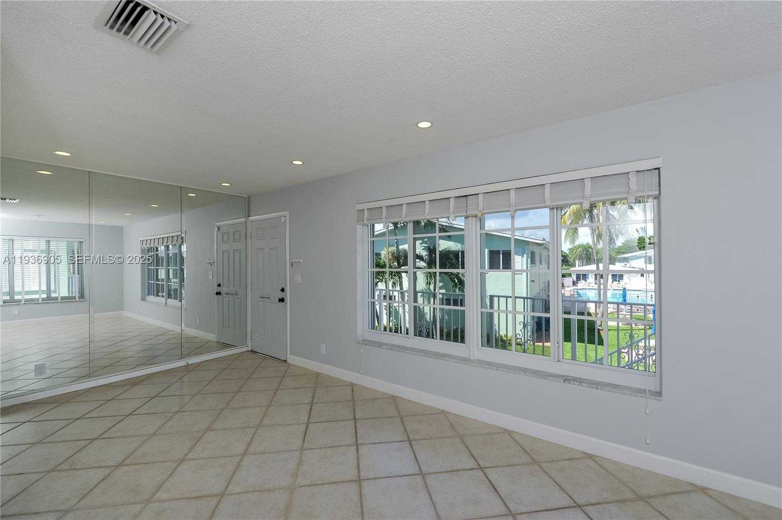 Small Image of Lauderdale By The Sea Number 6