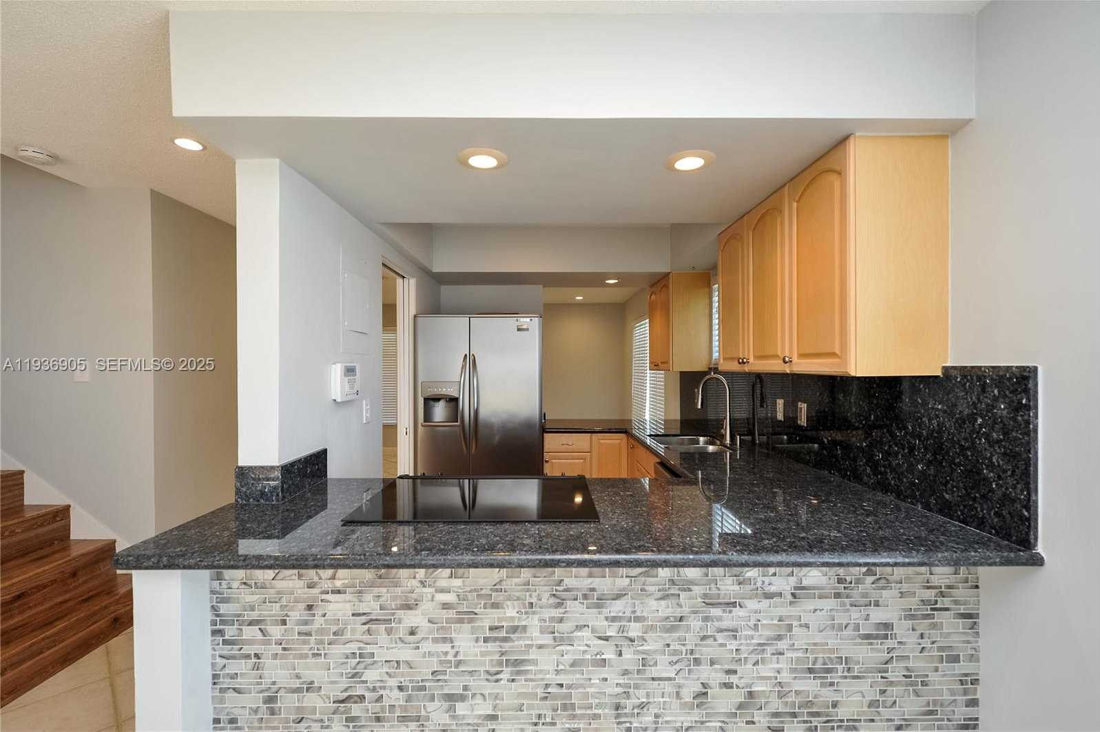 Small Image of Lauderdale By The Sea Number 7