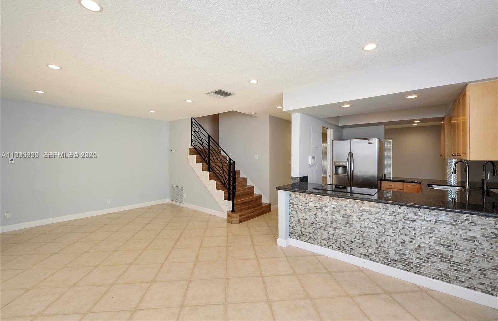 Small Image of Lauderdale By The Sea Number 9