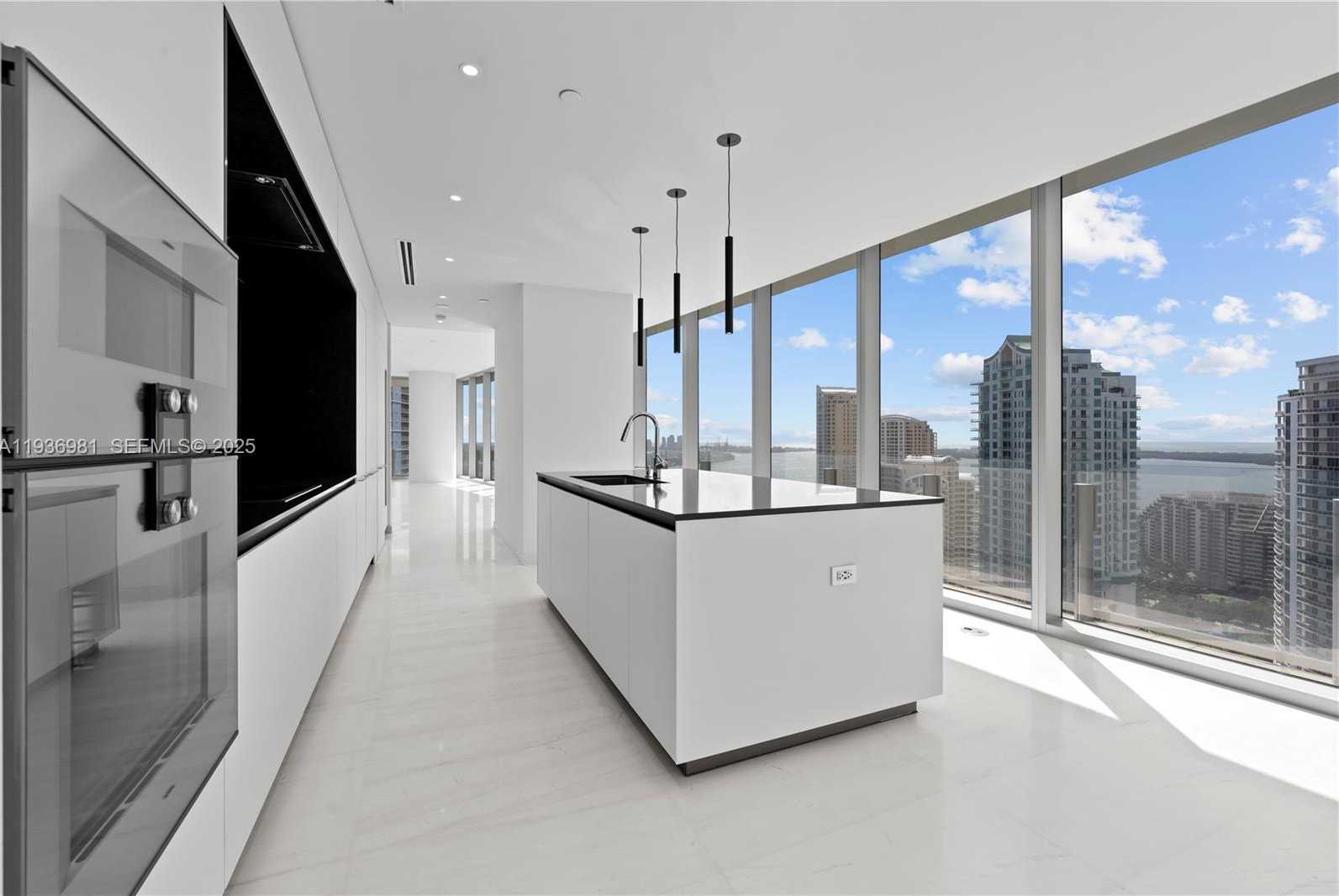 Small Image of 300 BISCAYNE BLVD WAY #3201, Miami Number 14