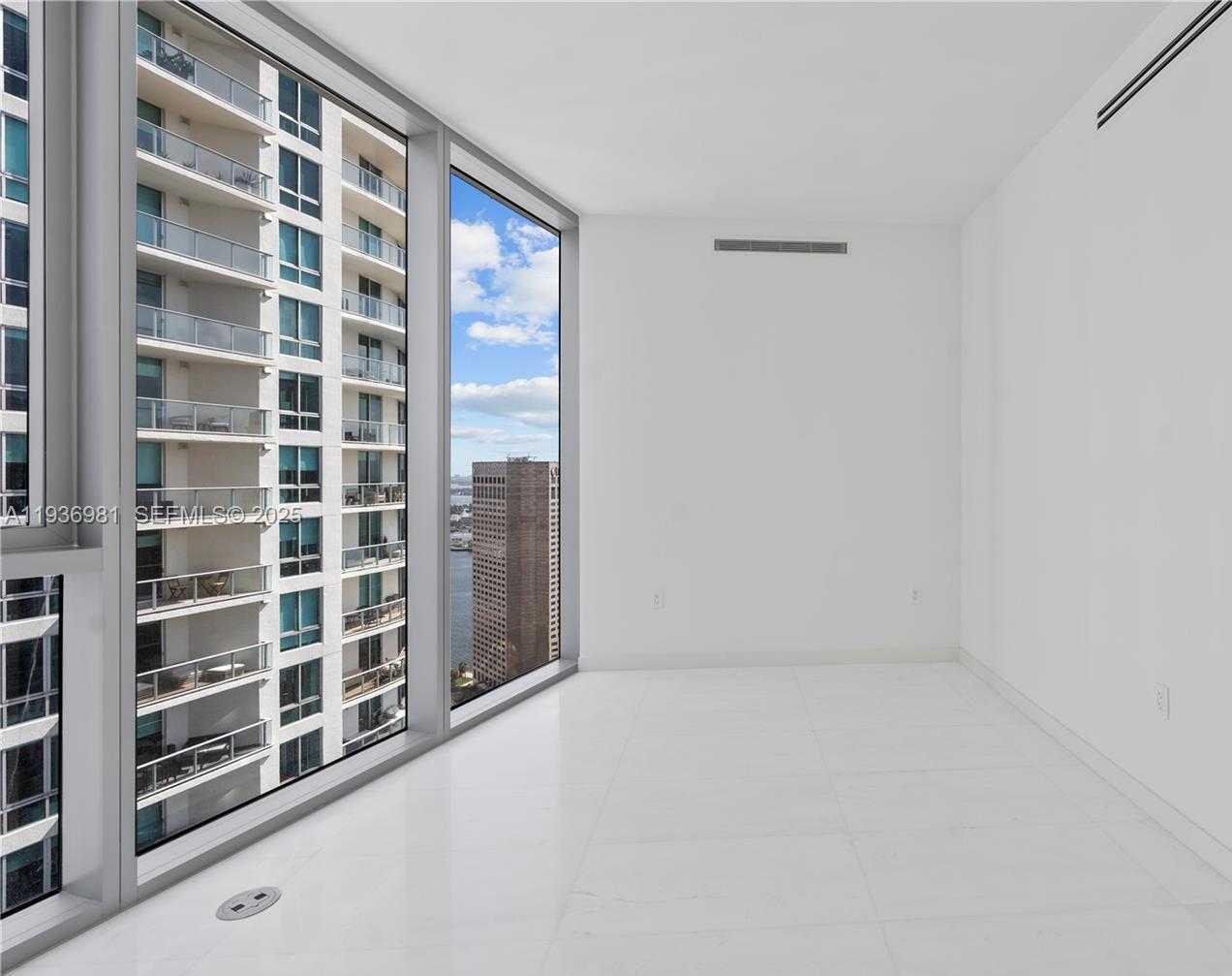 Small Image of 300 BISCAYNE BLVD WAY #3201, Miami Number 8