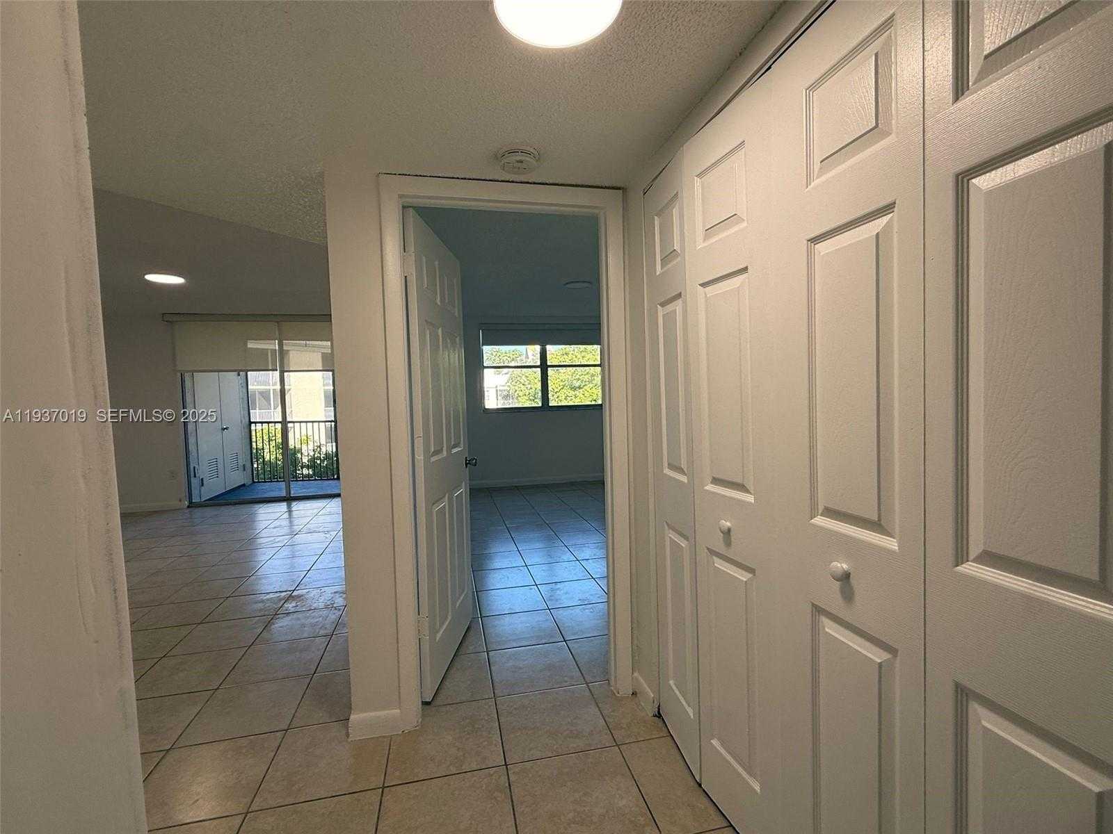 Small Image of 8343 LAKE DR #405, Doral Number 8