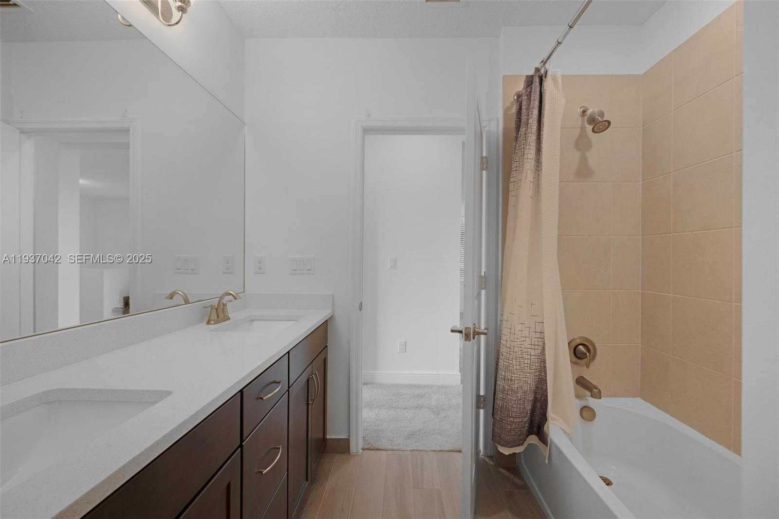 Small Image of 4317 LAGO DR #4317, Deerfield Beach Number 19