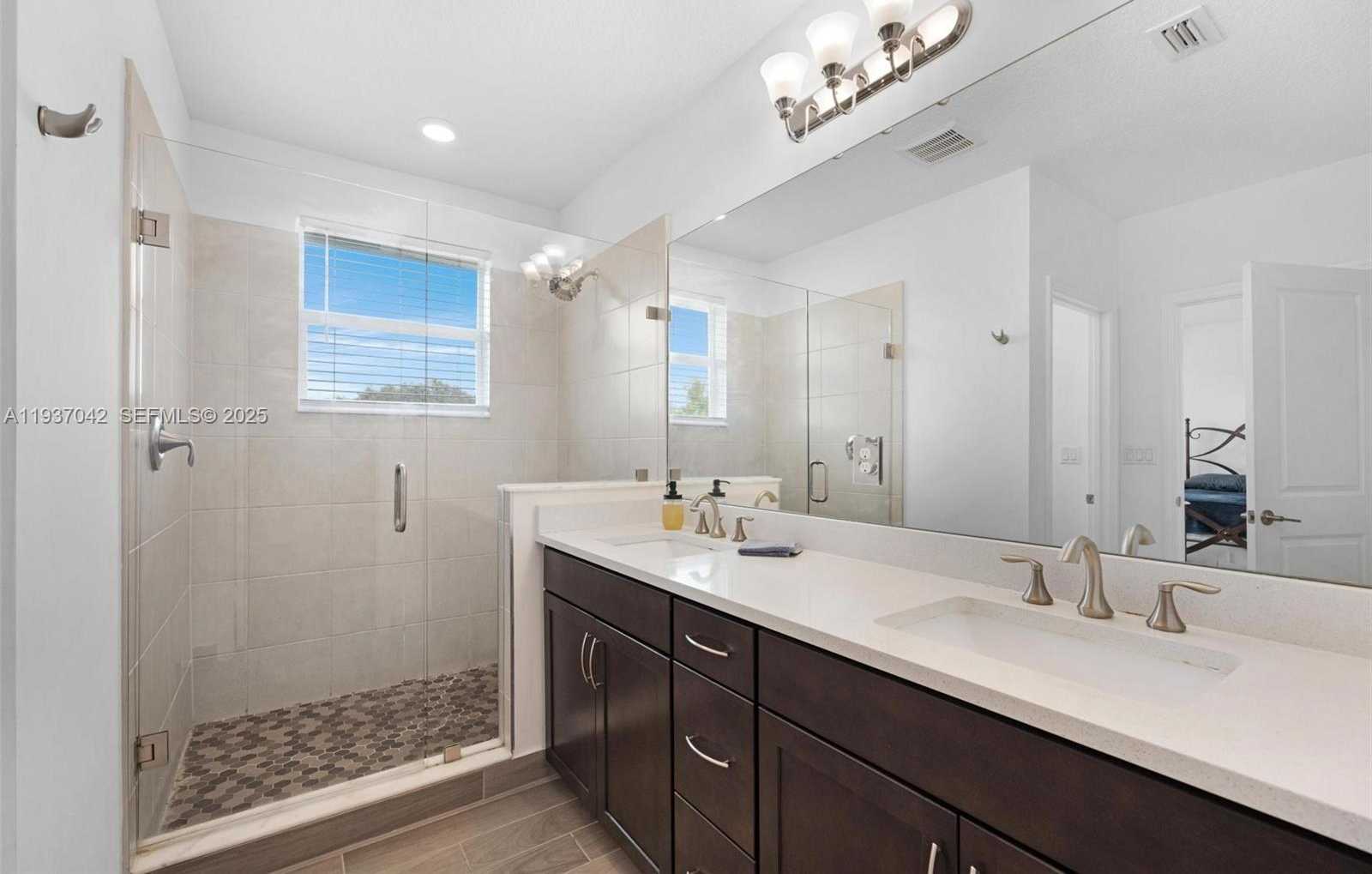 Small Image of 4317 LAGO DR #4317, Deerfield Beach Number 25