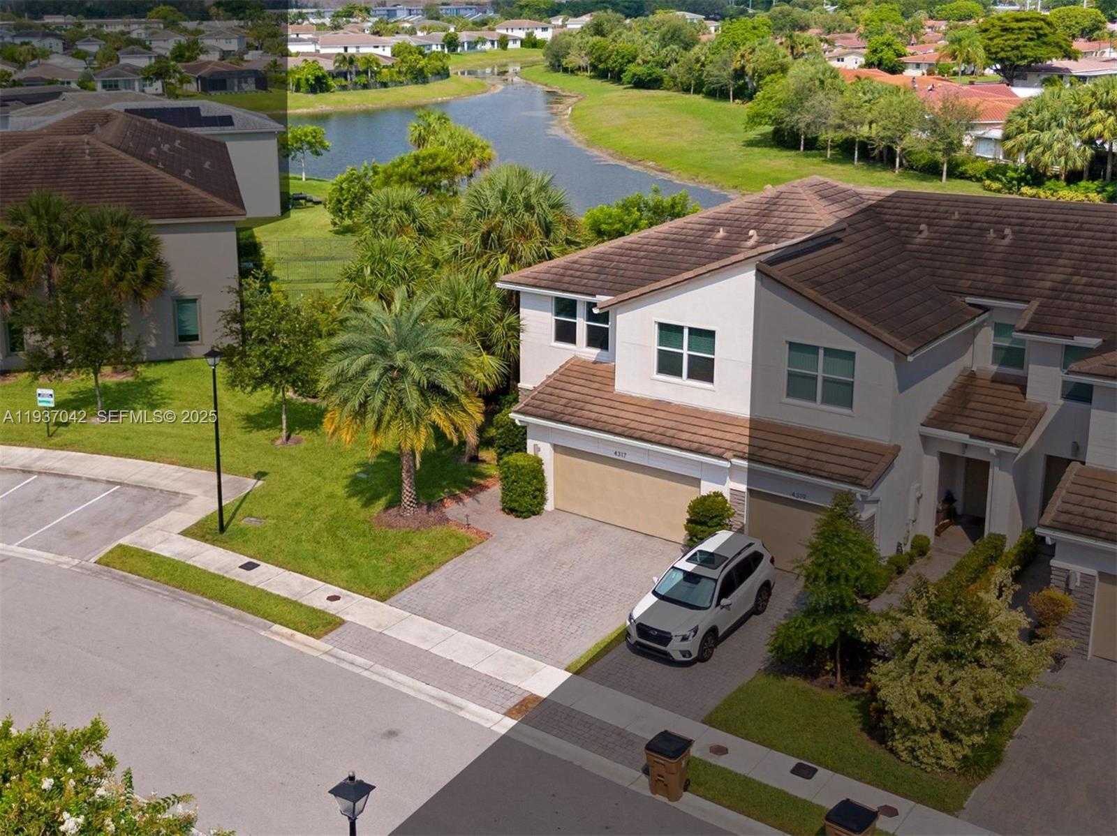 Small Image of 4317 LAGO DR #4317, Deerfield Beach Number 32