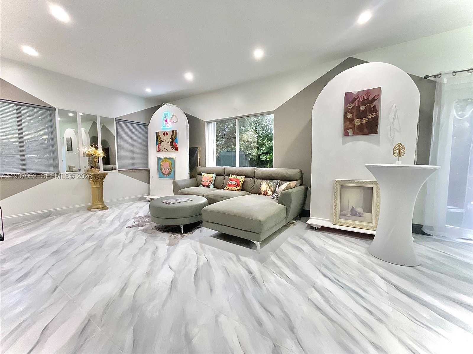 Small Image of 1102 NORTH WEST 26TH ST #1102, Miami Number 3