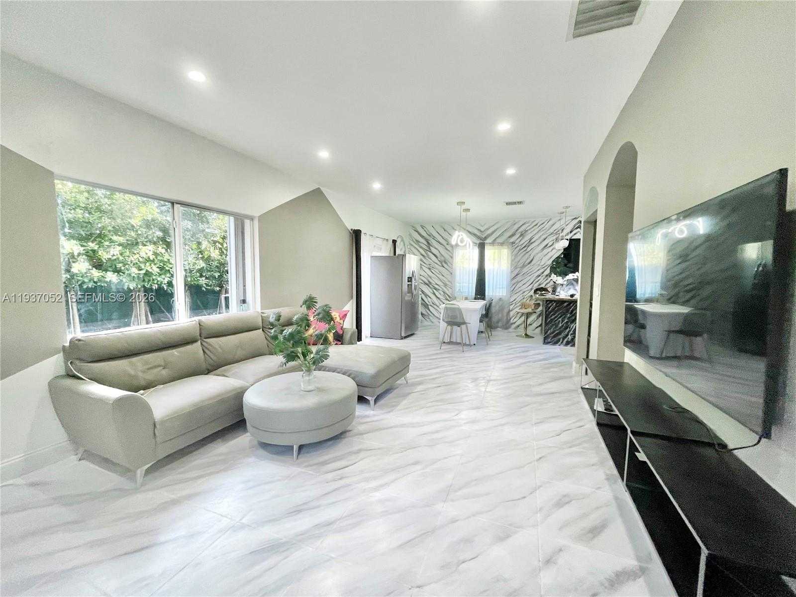 Small Image of 1102 NORTH WEST 26TH ST #1102, Miami Number 4