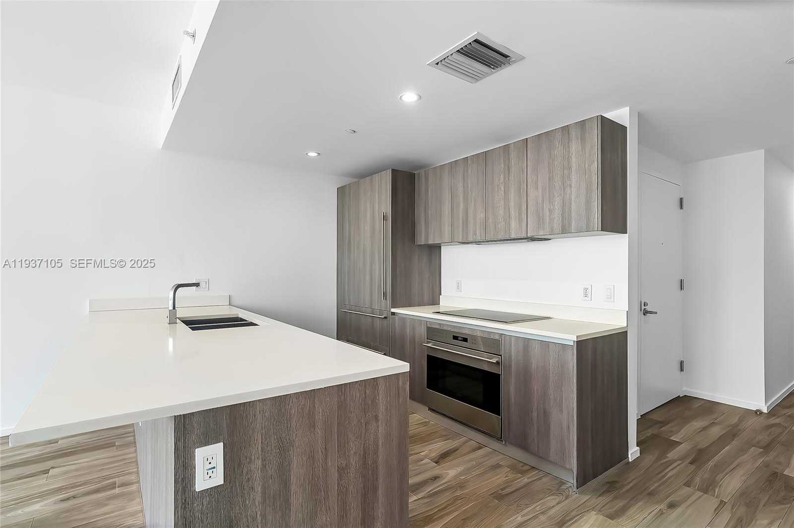 Small Image of 801 SOUTH MIAMI AVE #3704, Miami Number 2