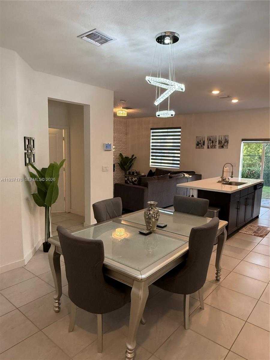 Small Image of 818 SOUTH EAST 19TH ST #818, Homestead Number 5