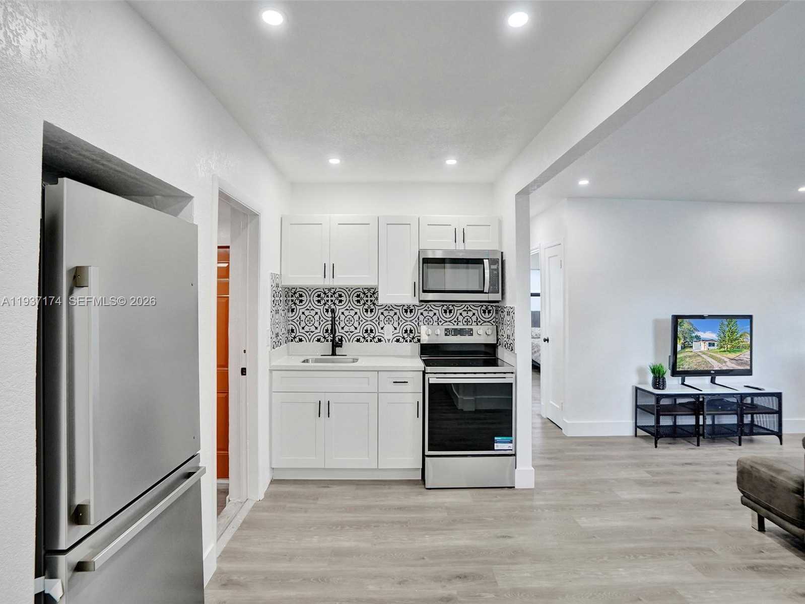 Small Image of 905 SOUTH WEST 22ND ST, Fort Lauderdale Number 9