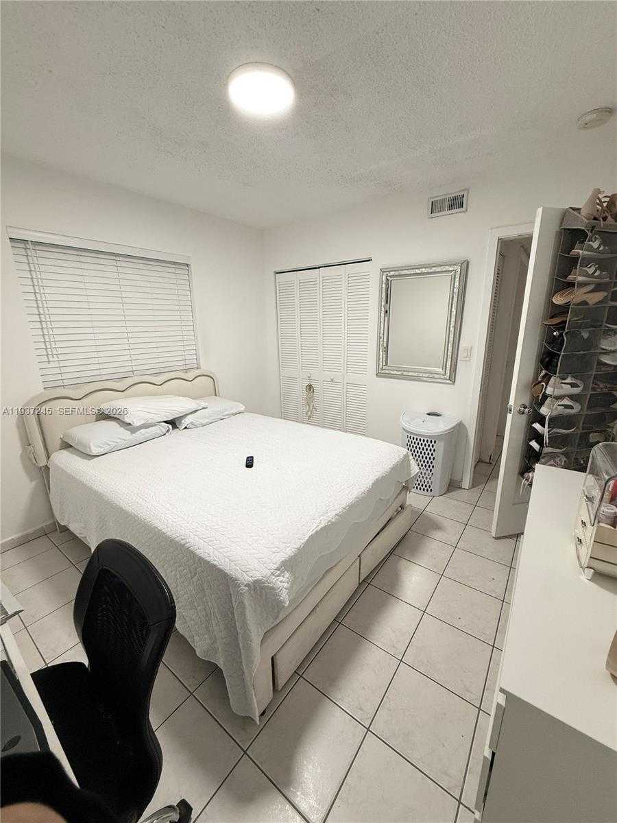 Small Image of 3262 WEST 70TH ST #101, Hialeah Number 12