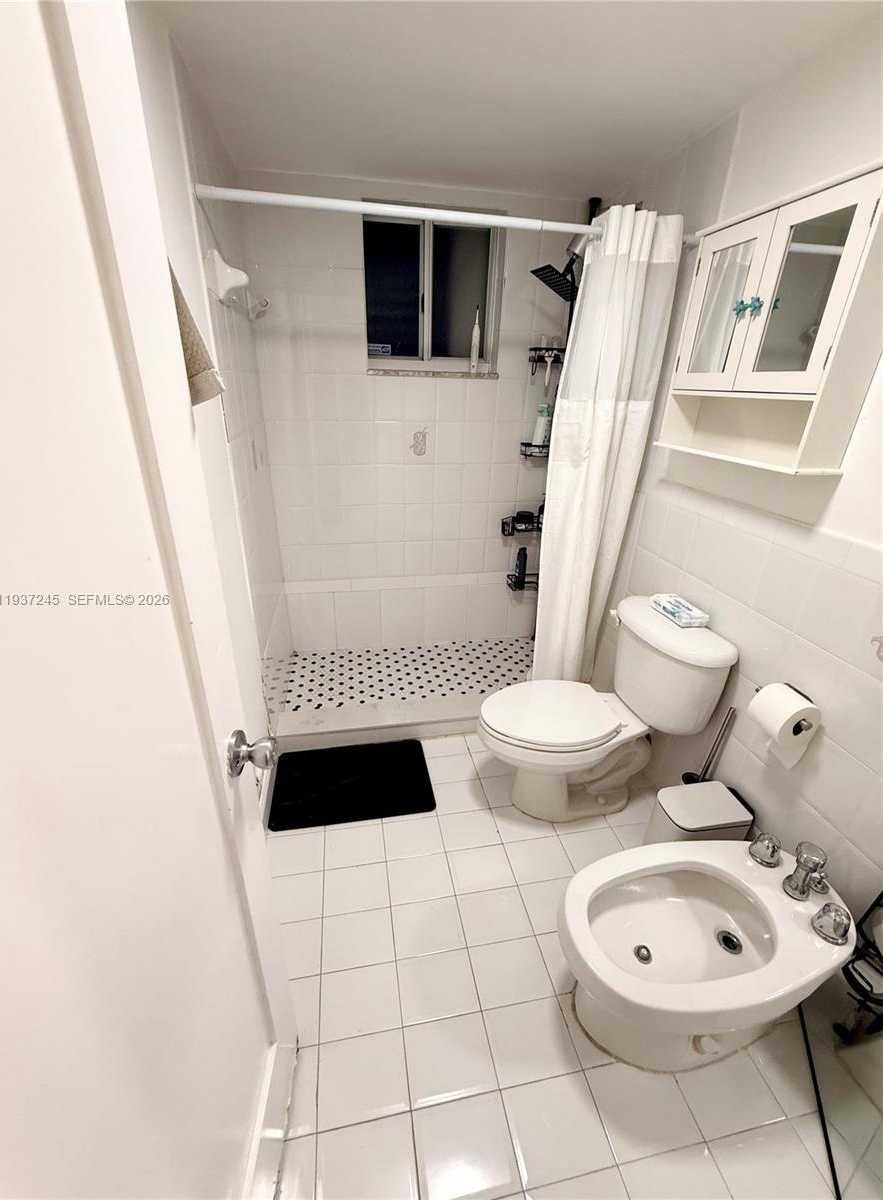 Small Image of 3262 WEST 70TH ST #101, Hialeah Number 16