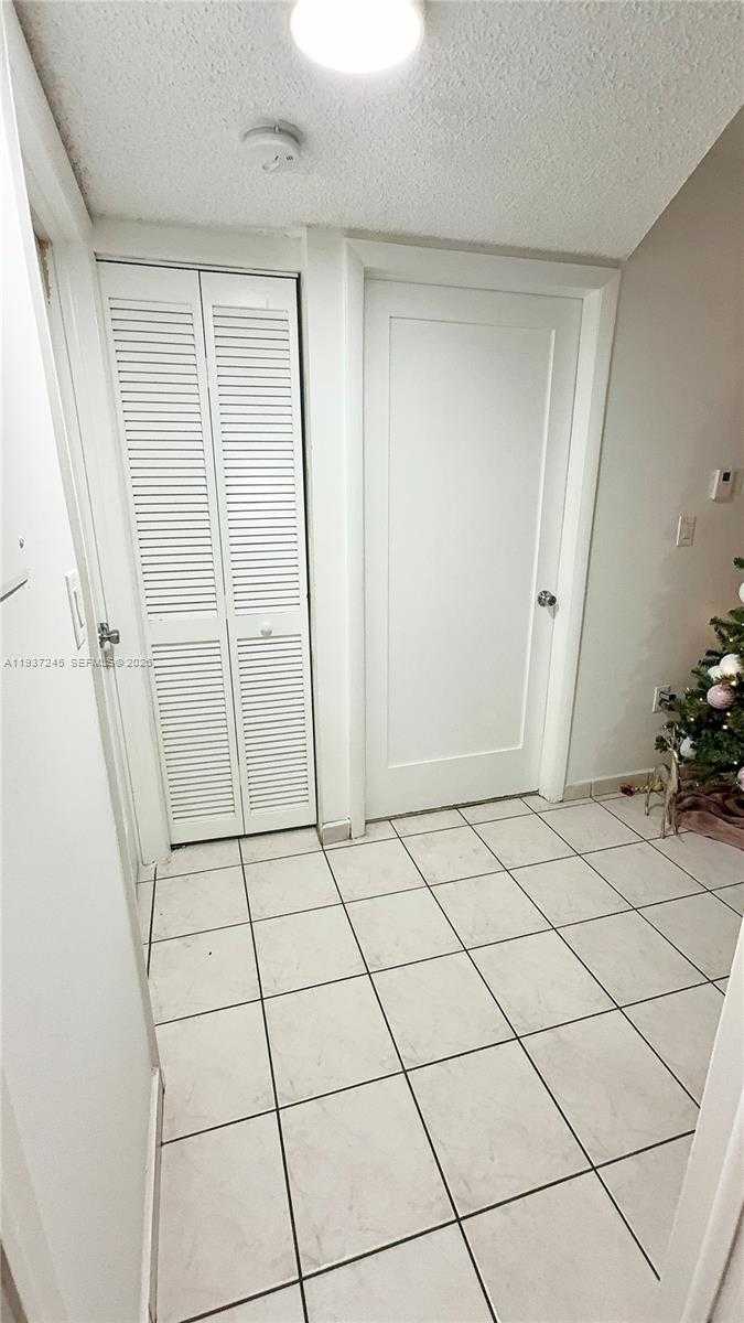 Small Image of 3262 WEST 70TH ST #101, Hialeah Number 18