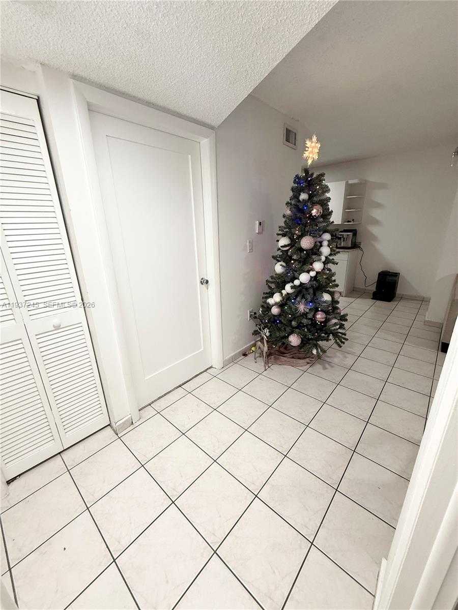 Small Image of 3262 WEST 70TH ST #101, Hialeah Number 19