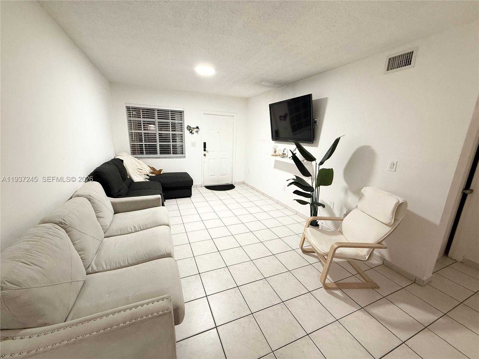 Small Image of 3262 WEST 70TH ST #101, Hialeah Number 3