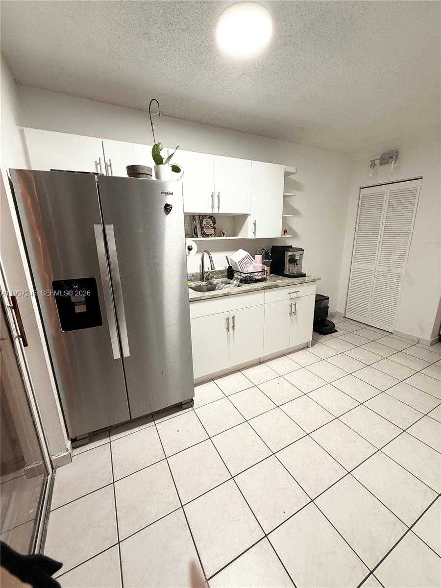 Small Image of 3262 WEST 70TH ST #101, Hialeah Number 7