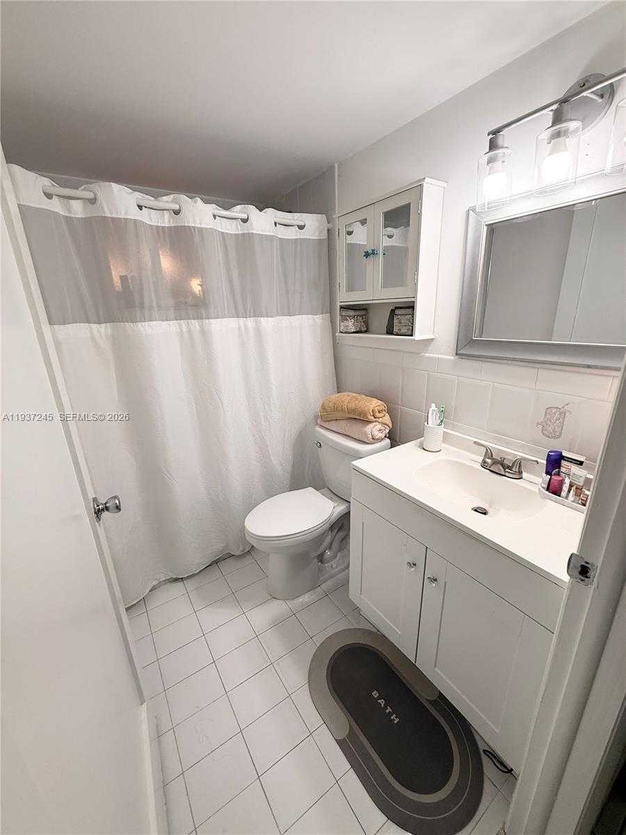 Small Image of 3262 WEST 70TH ST #101, Hialeah Number 8
