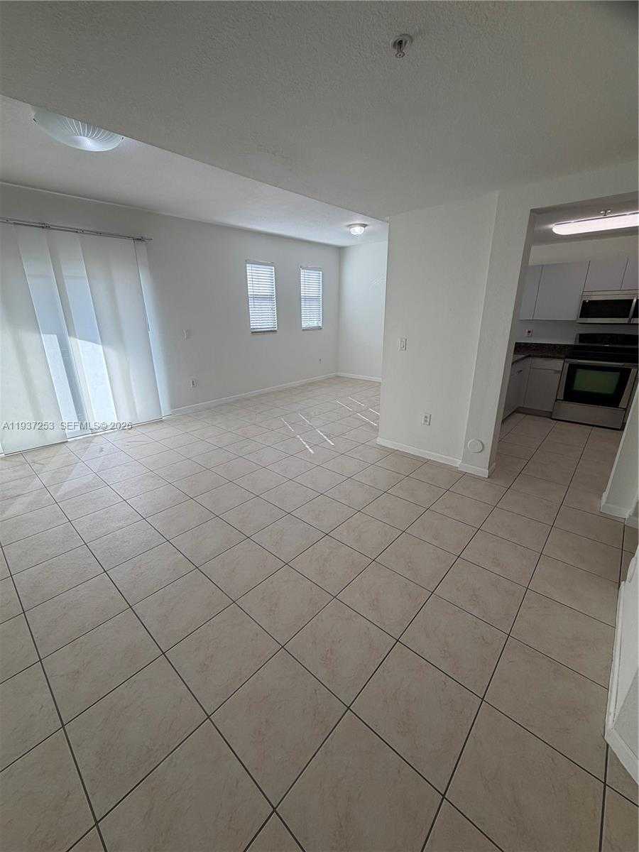 Small Image of 10901 NORTH WEST 83RD ST #205, Doral Number 3