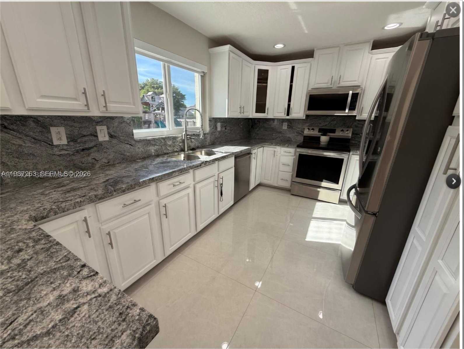 Small Image of 9750 SOUTH WEST 219TH ST, Cutler Bay Number 24