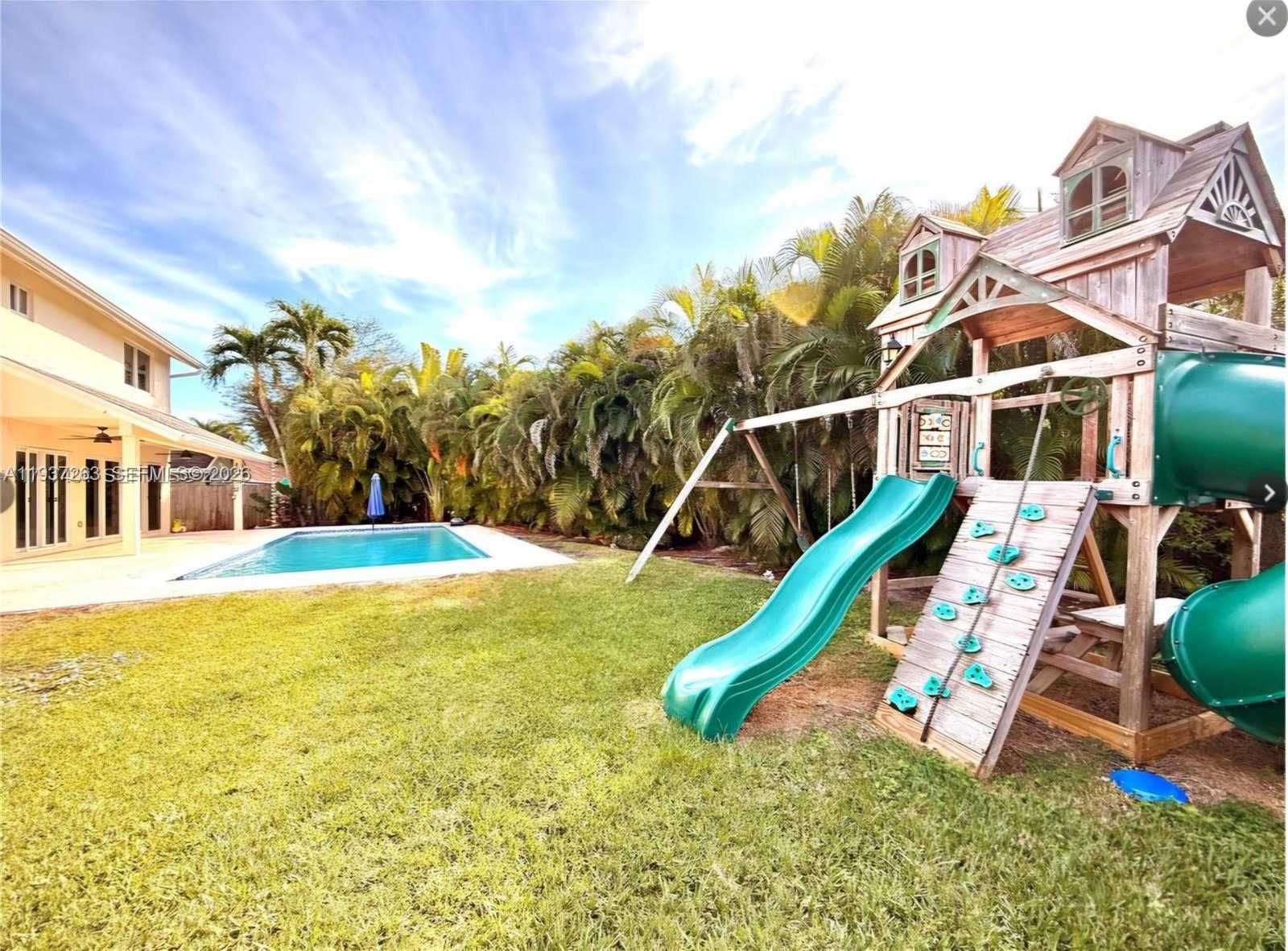 Small Image of 9750 SOUTH WEST 219TH ST, Cutler Bay Number 6