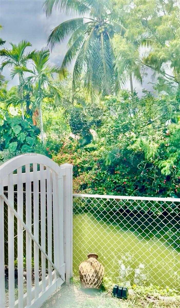 Small Image of 2500 NORTH EAST 209TH TER, Miami Number 15