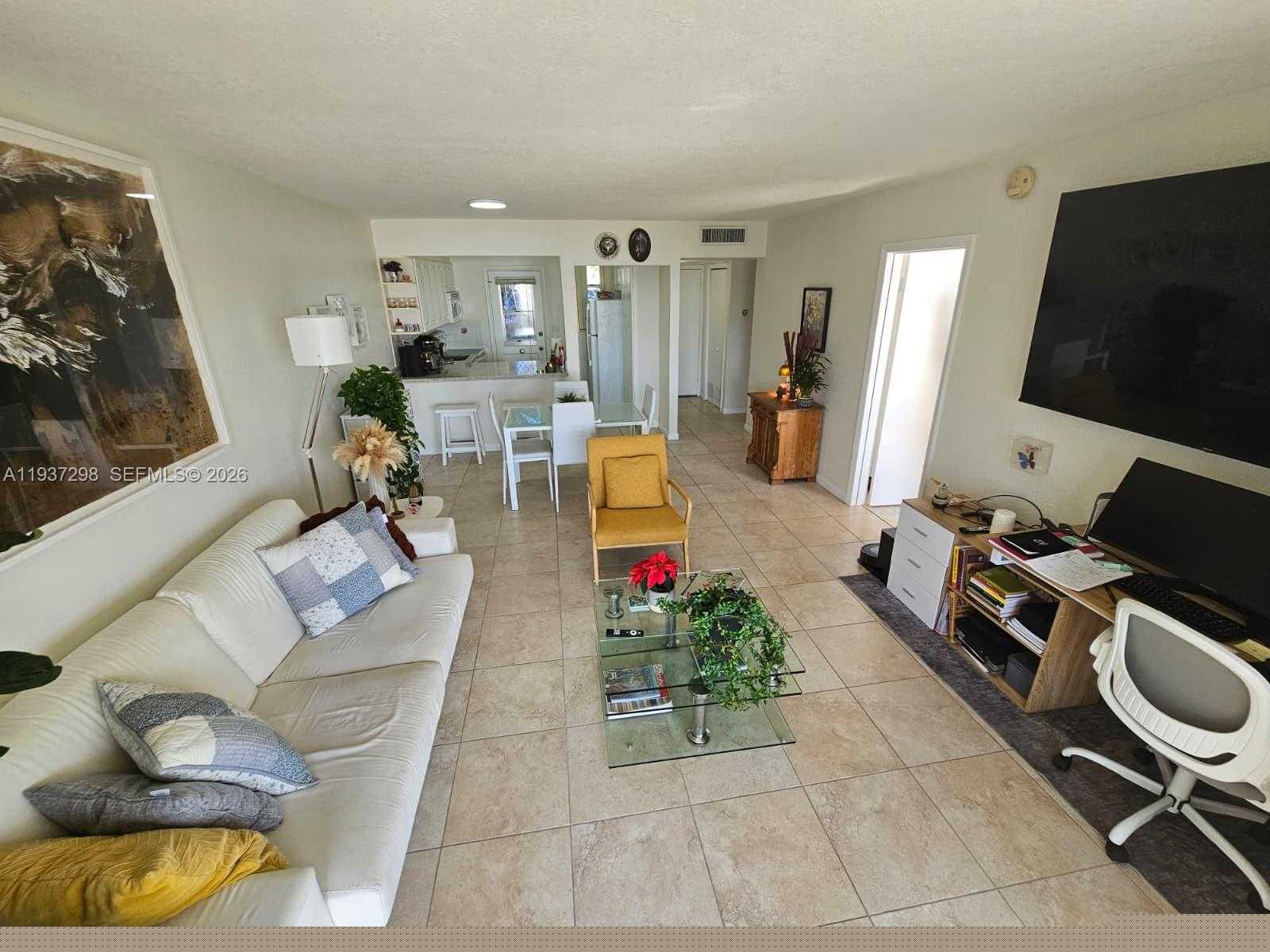 Small Image of 3000 MARCOS DR #P102, Aventura Number 30