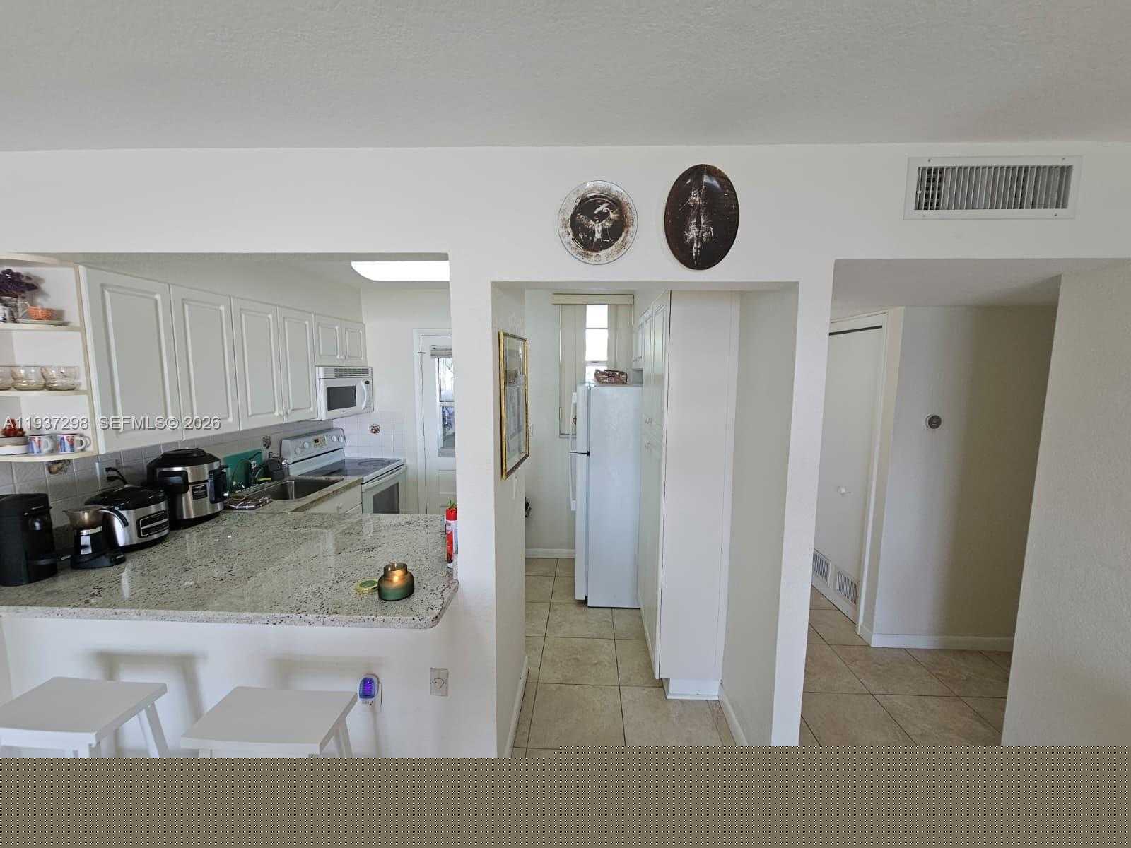 Small Image of 3000 MARCOS DR #P102, Aventura Number 5