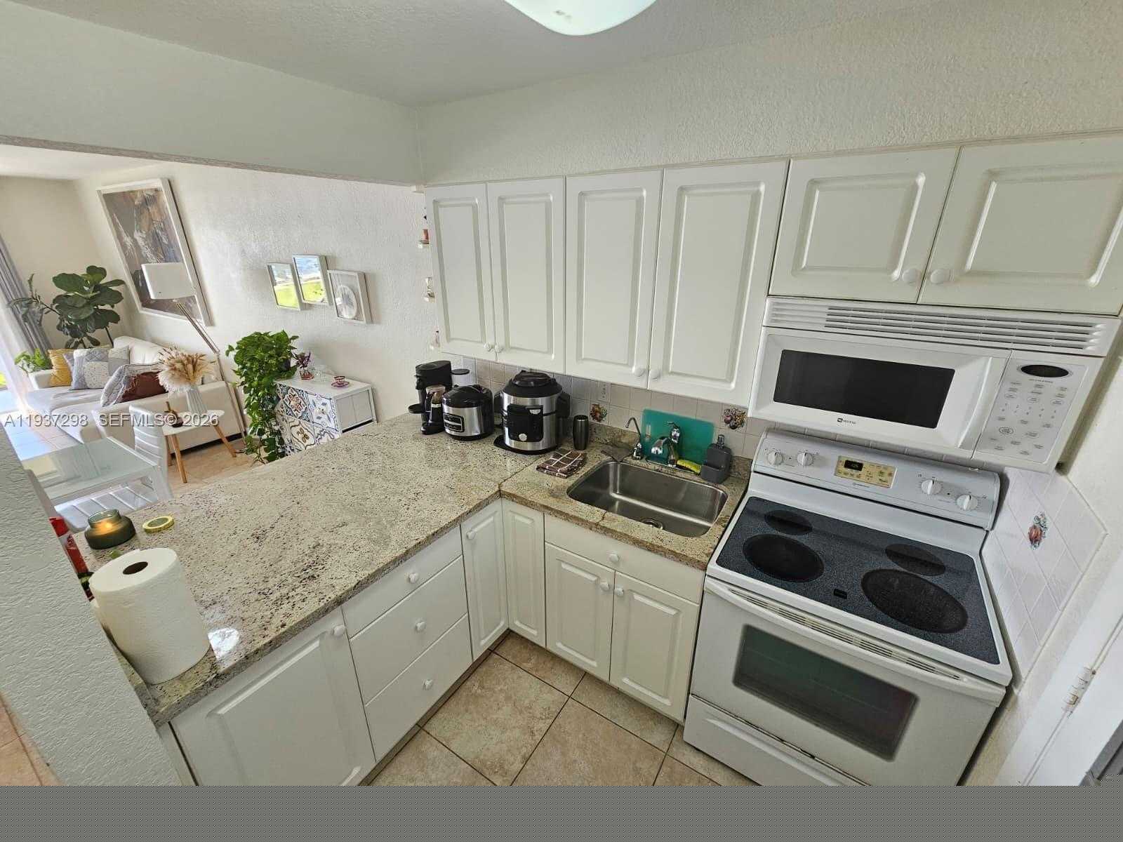 Small Image of 3000 MARCOS DR #P102, Aventura Number 8