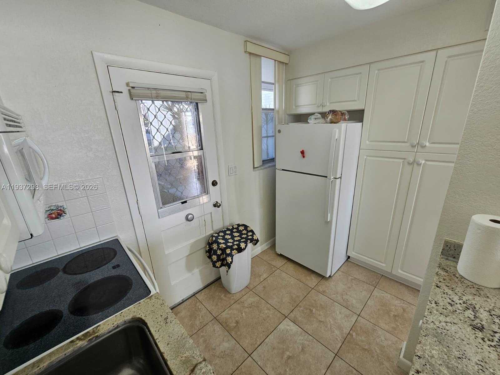 Small Image of 3000 MARCOS DR #P102, Aventura Number 9