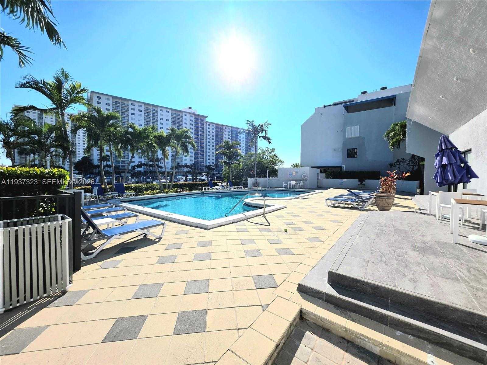 Small Image of 310 POINCIANA DR #802, Sunny Isles Beach Number 13