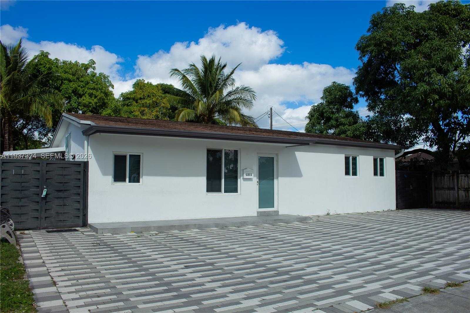 Small Image of 1211 WEST 34TH ST, Hialeah Number 4