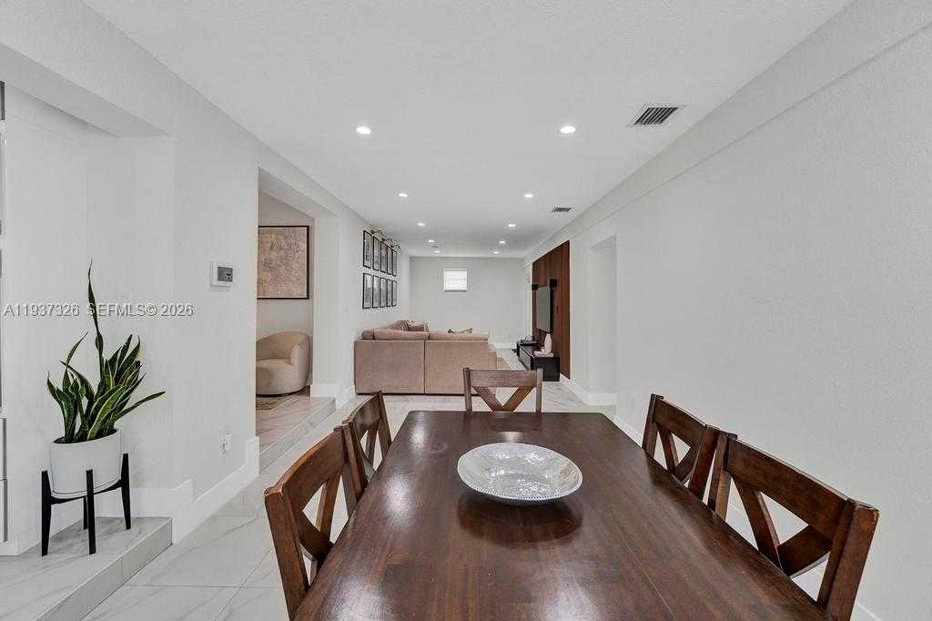 Small Image of 6470 SOUTH WEST 27TH ST, Miami Number 26