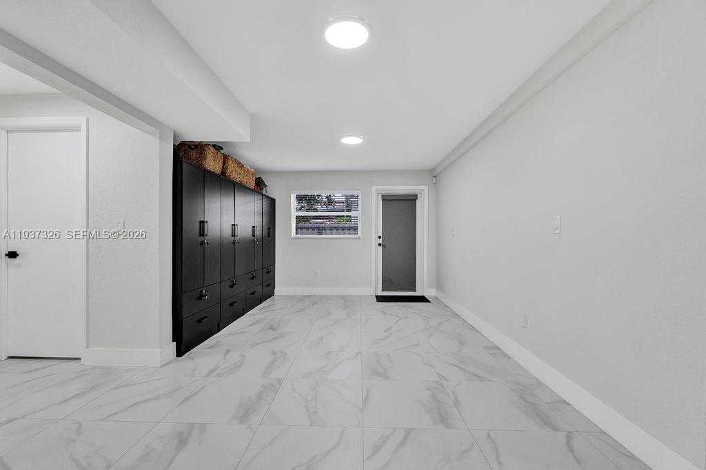 Small Image of 6470 SOUTH WEST 27TH ST, Miami Number 28