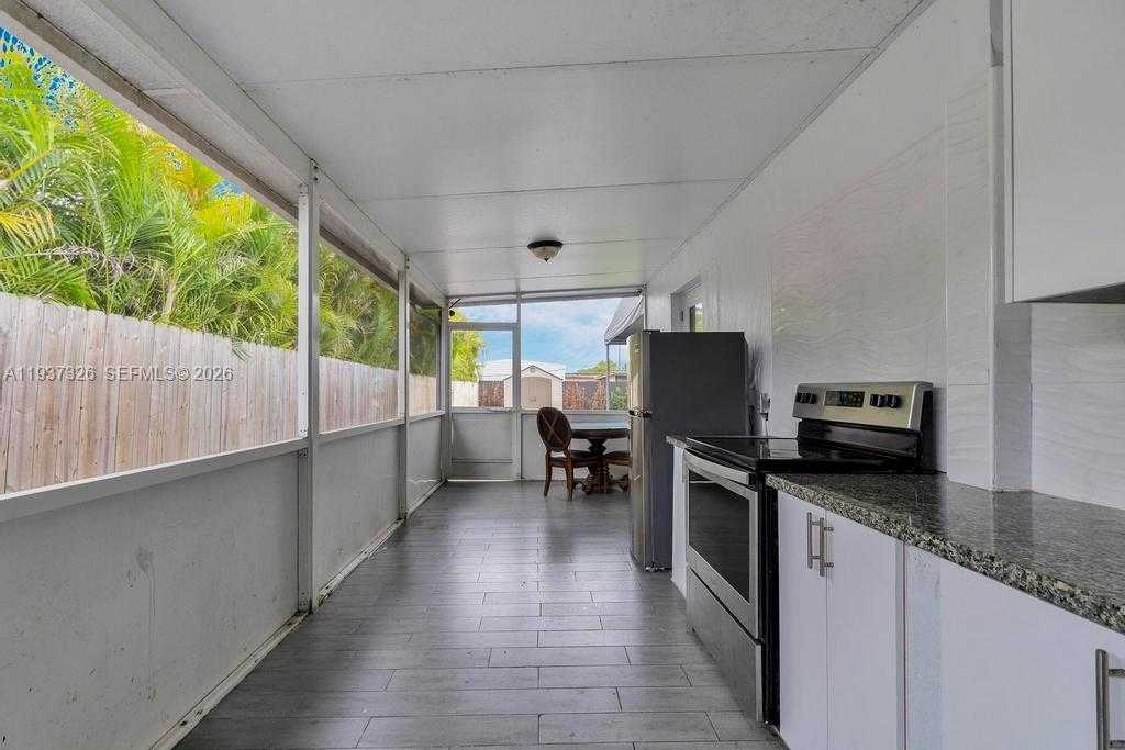 Small Image of 6470 SOUTH WEST 27TH ST, Miami Number 31