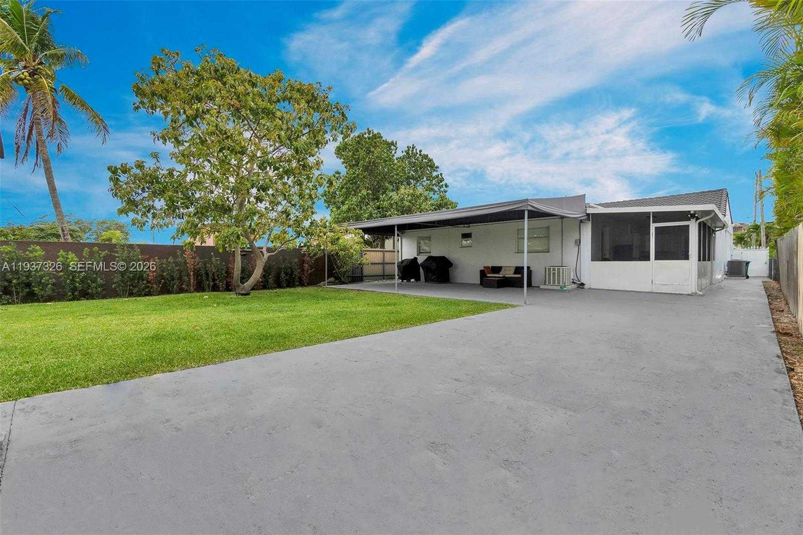 Small Image of 6470 SOUTH WEST 27TH ST, Miami Number 39