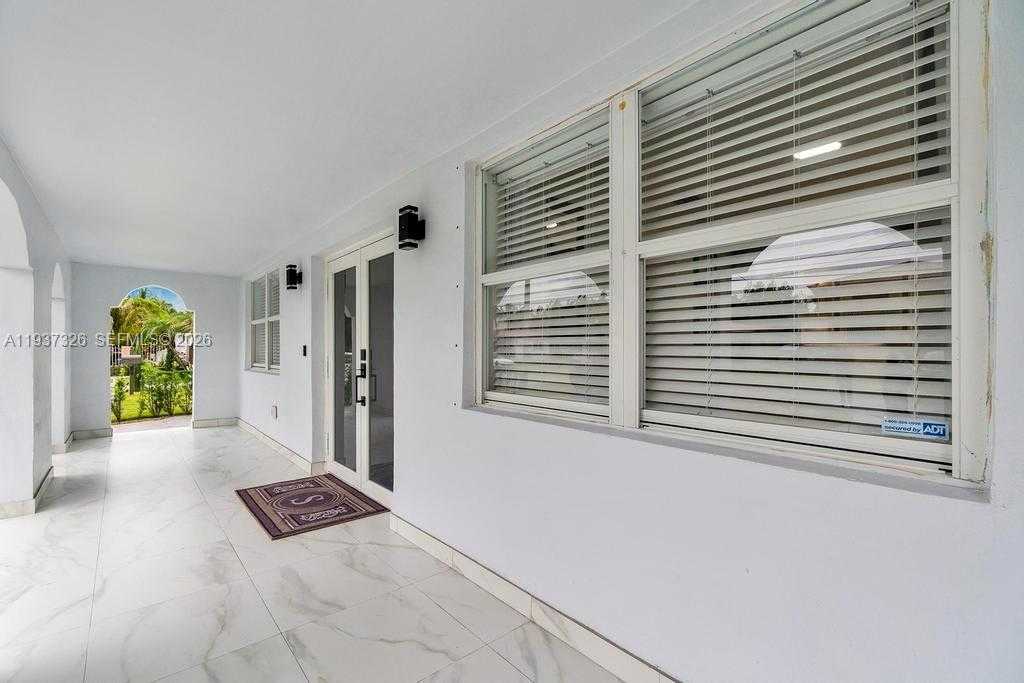 Small Image of 6470 SOUTH WEST 27TH ST, Miami Number 4