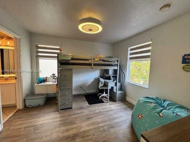 Imagen de Pequeño Objeto